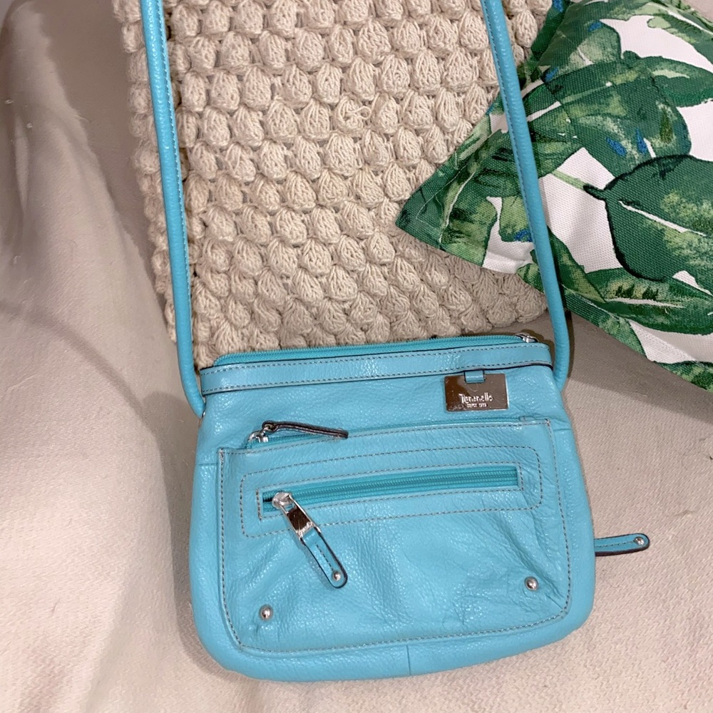 Teal purse with silk lining